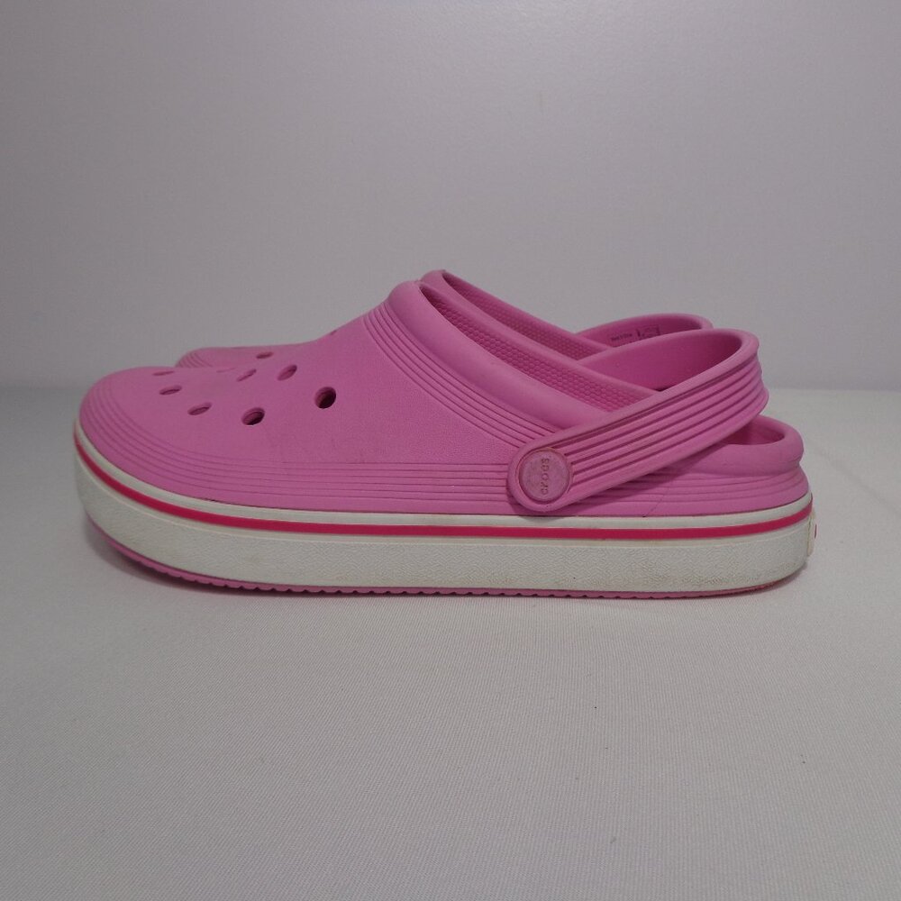 Crocs Clogs Pink Off Court Size J5 (Youth size 5, Women's Size‎ 7)